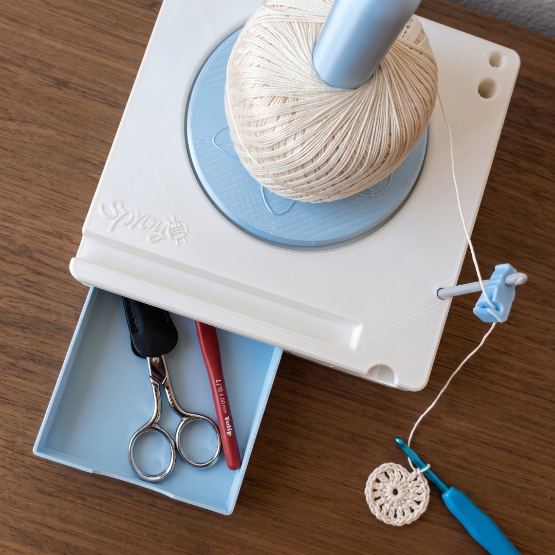 CraftHub All-in-One Yarn Station