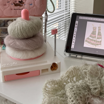 CraftHub All-in-One Yarn Station